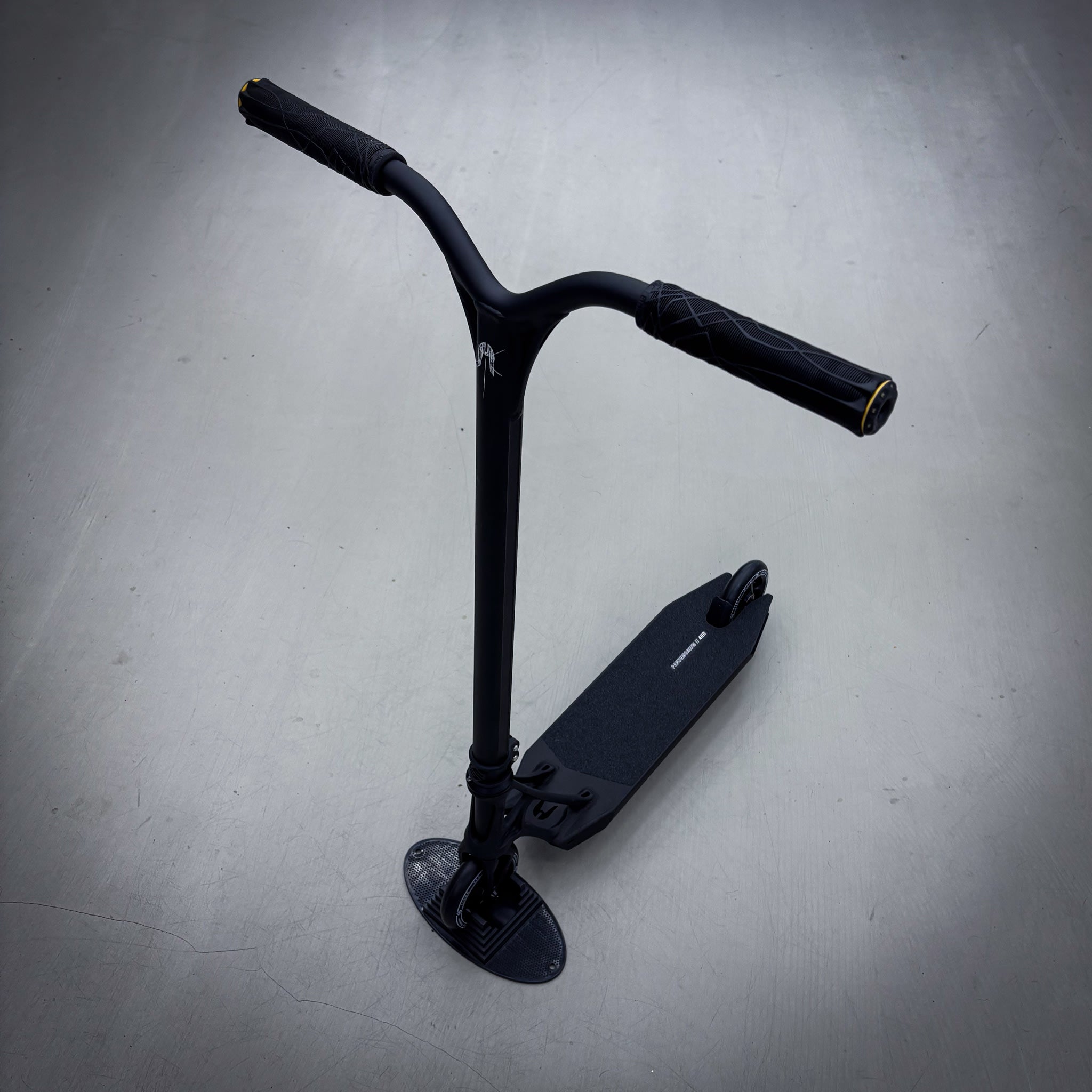 Ethic Black Custom Build - Negro