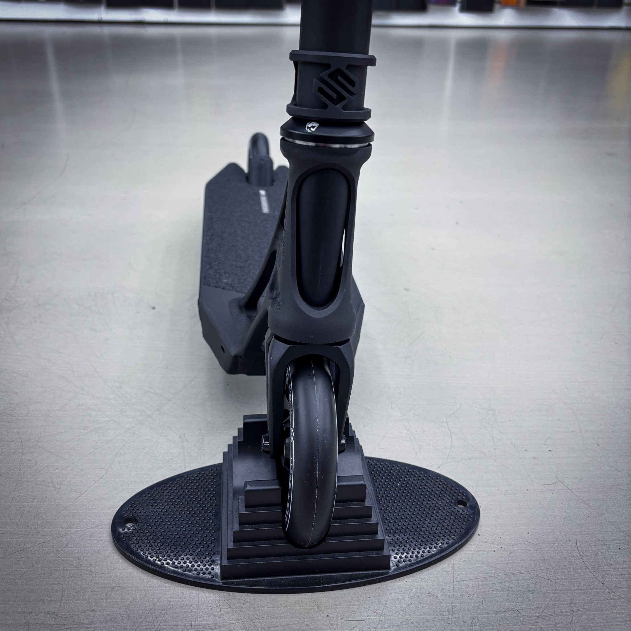 Ethic Black Custom Build - Negro